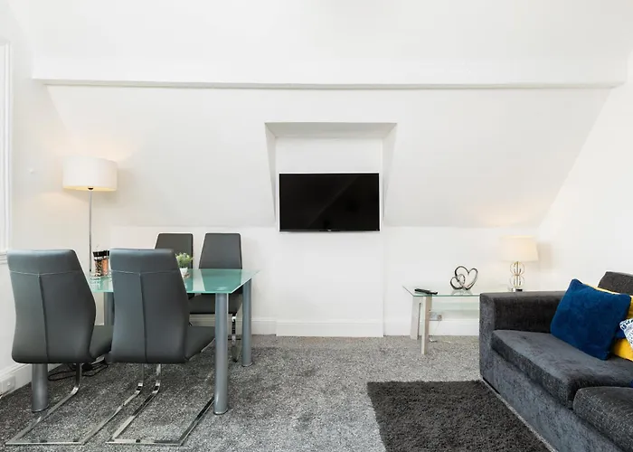 Sapphire Suite Moseley Mews, Birmingham By Staystaycations